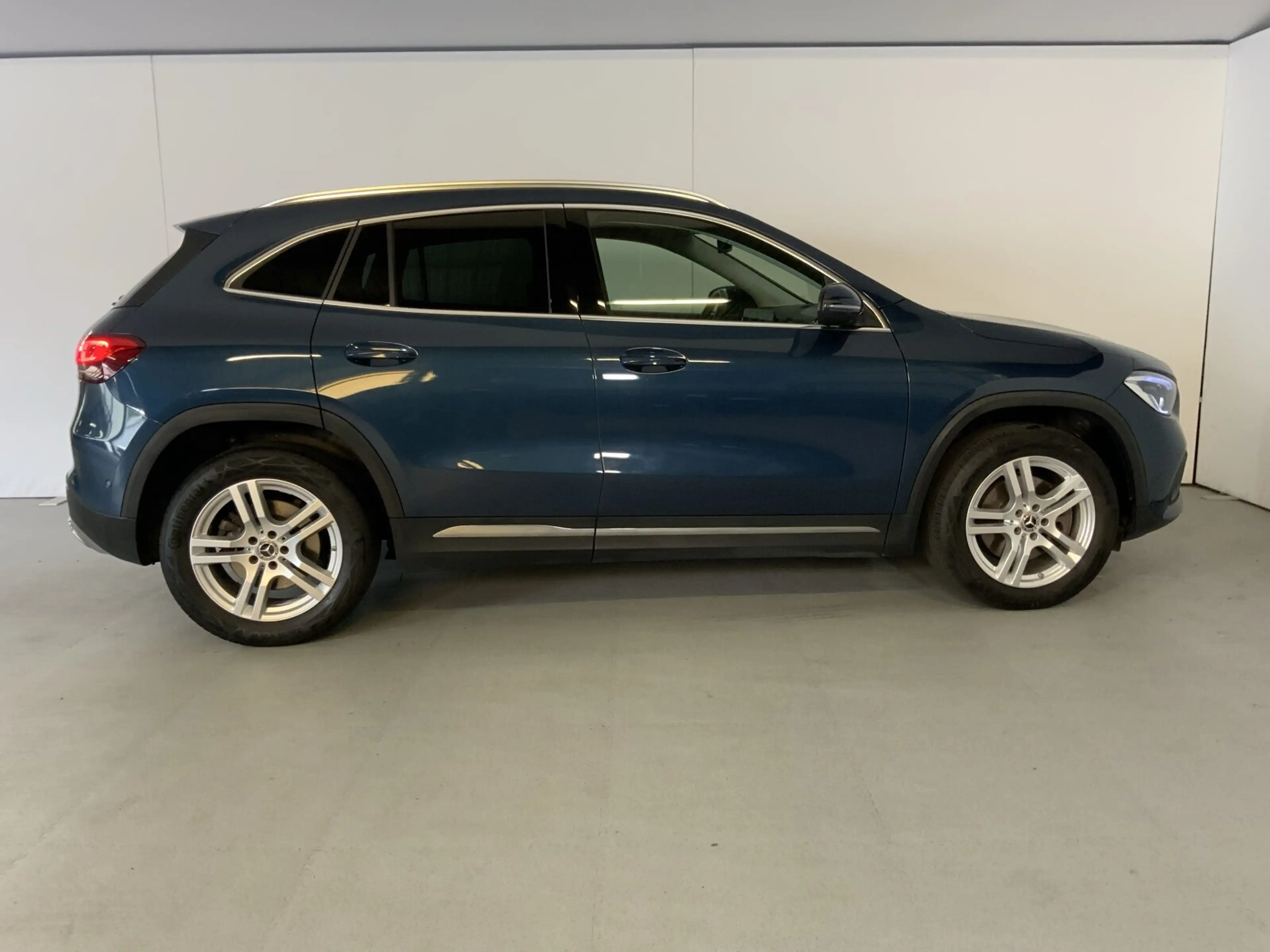 Mercedes-Benz GLA 220 GLA 220 d 4M Progressive 360°Kam DISTRONIC AHK — photo 4