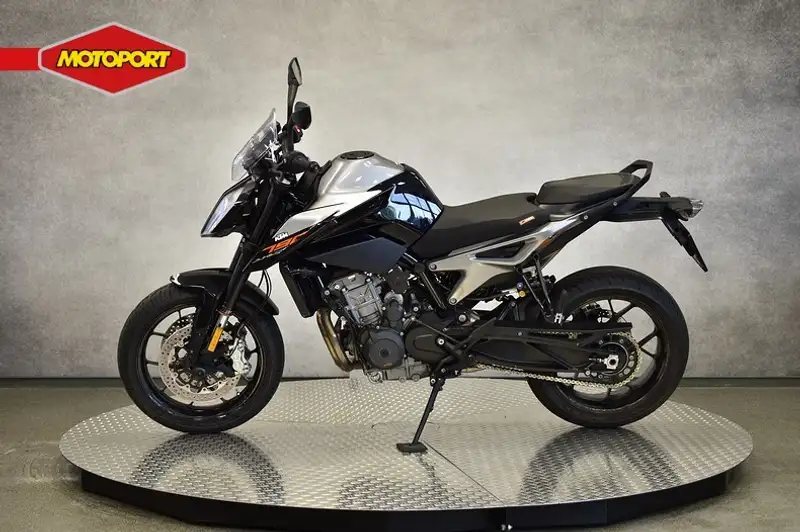 KTM 790 Duke - foto 5