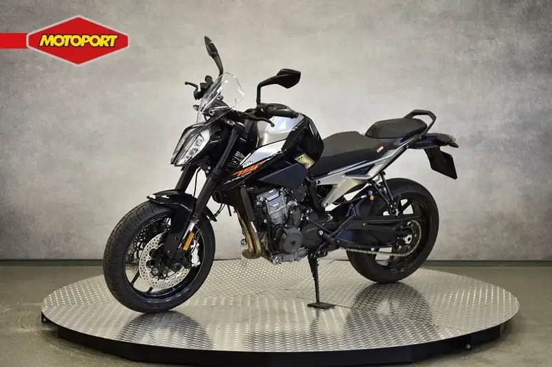 KTM 790 Duke - foto 4