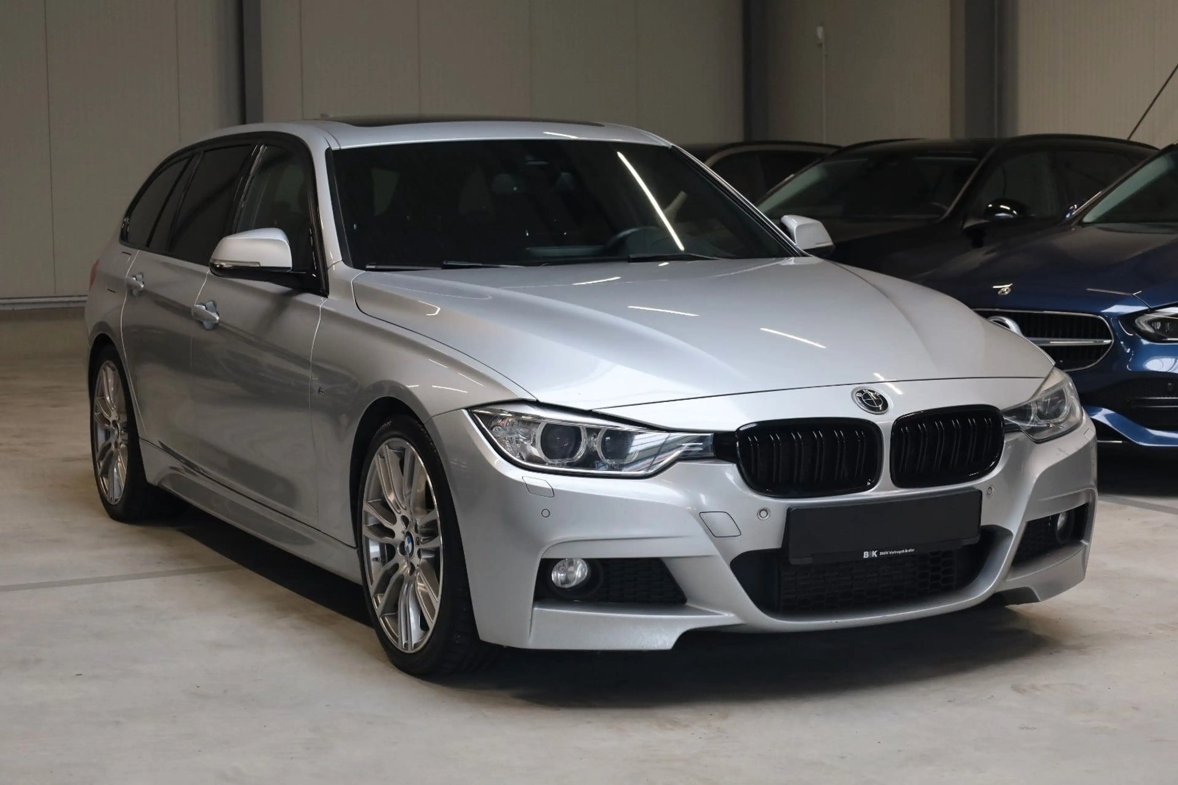 BMW 320 d 3 Touring M Sport Navi Alcantara Head-up — photo 3