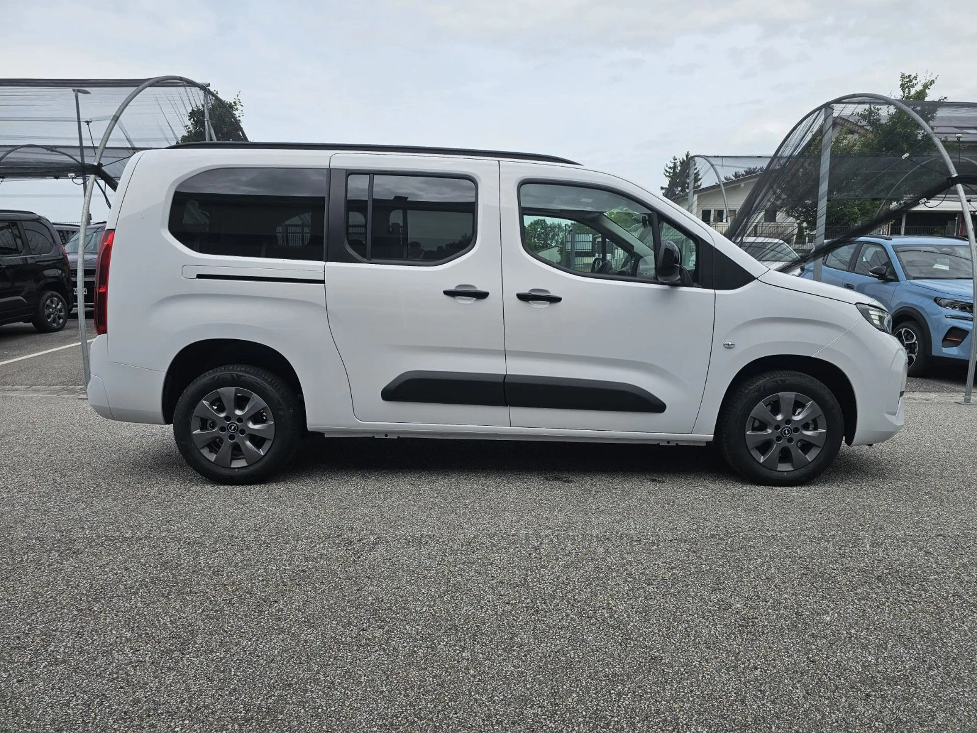 Opel Combo XL 1.5 Diesel Automatik Edition PKW*Style* — photo 5
