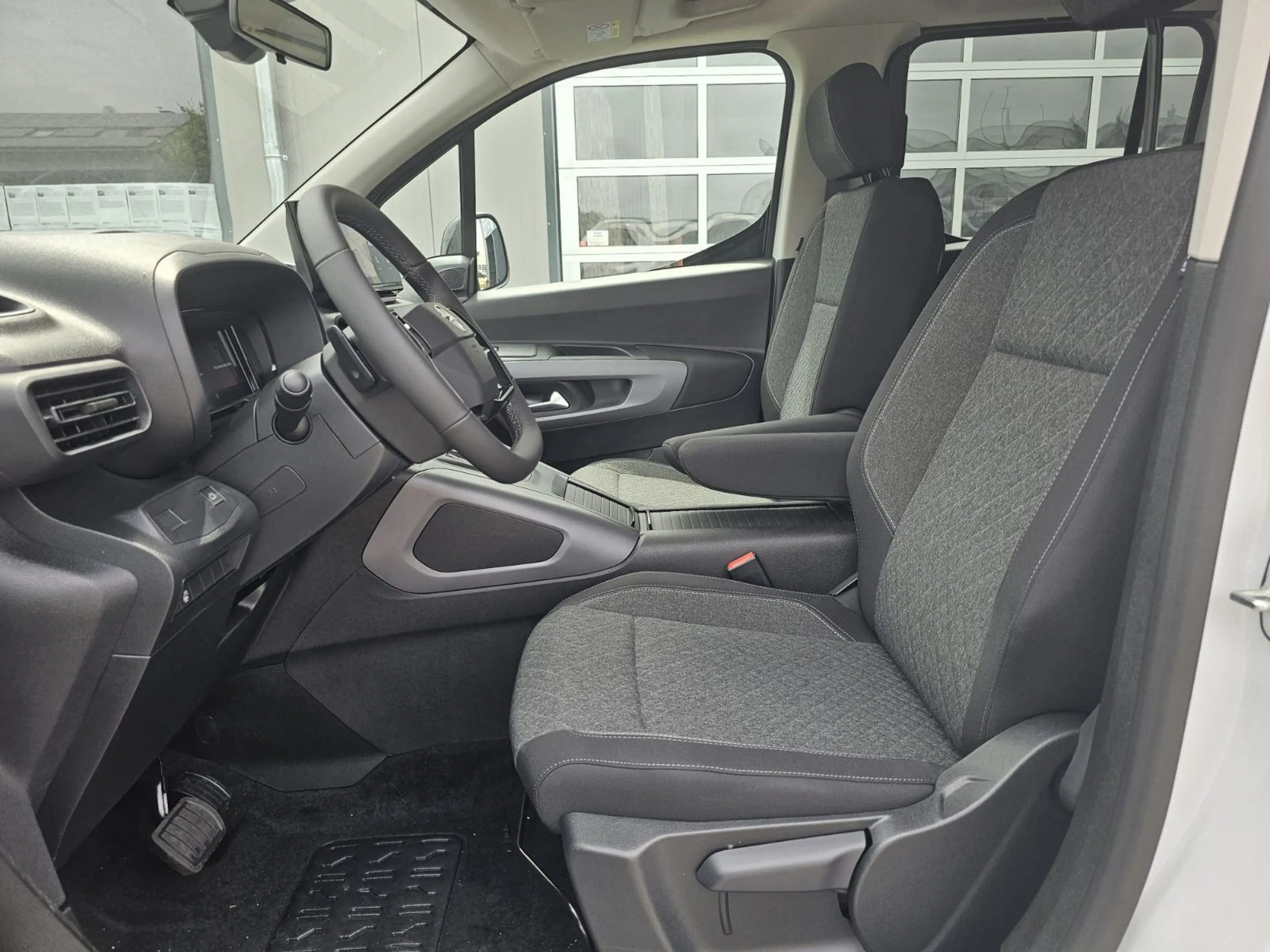 Opel Combo XL 1.5 Diesel Automatik Edition PKW*Style* — photo 15