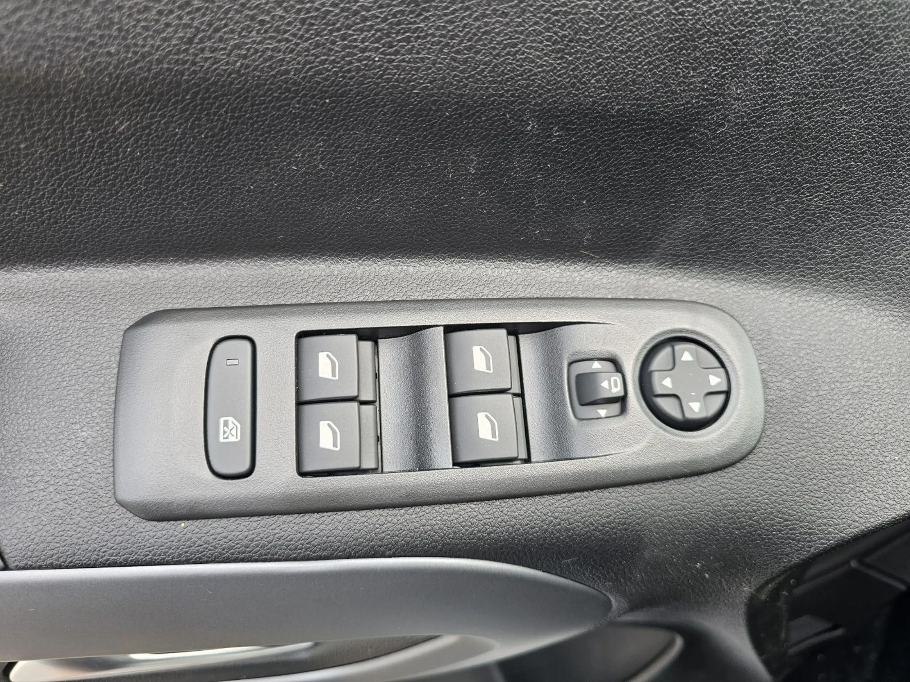 Opel Combo XL 1.5 Diesel Automatik Edition PKW*Style* — photo 26