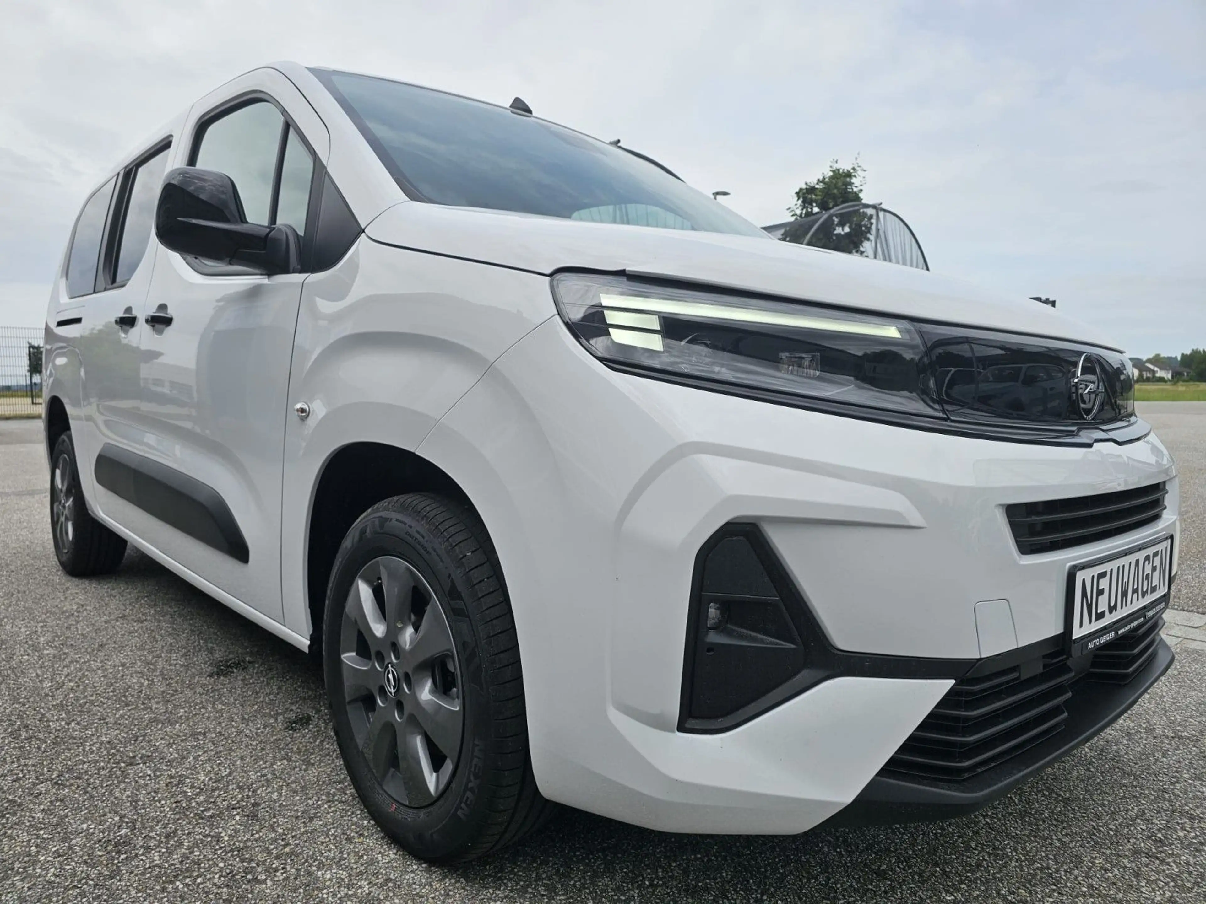 Opel Combo XL 1.5 Diesel Automatik Edition PKW*Style* — photo 7