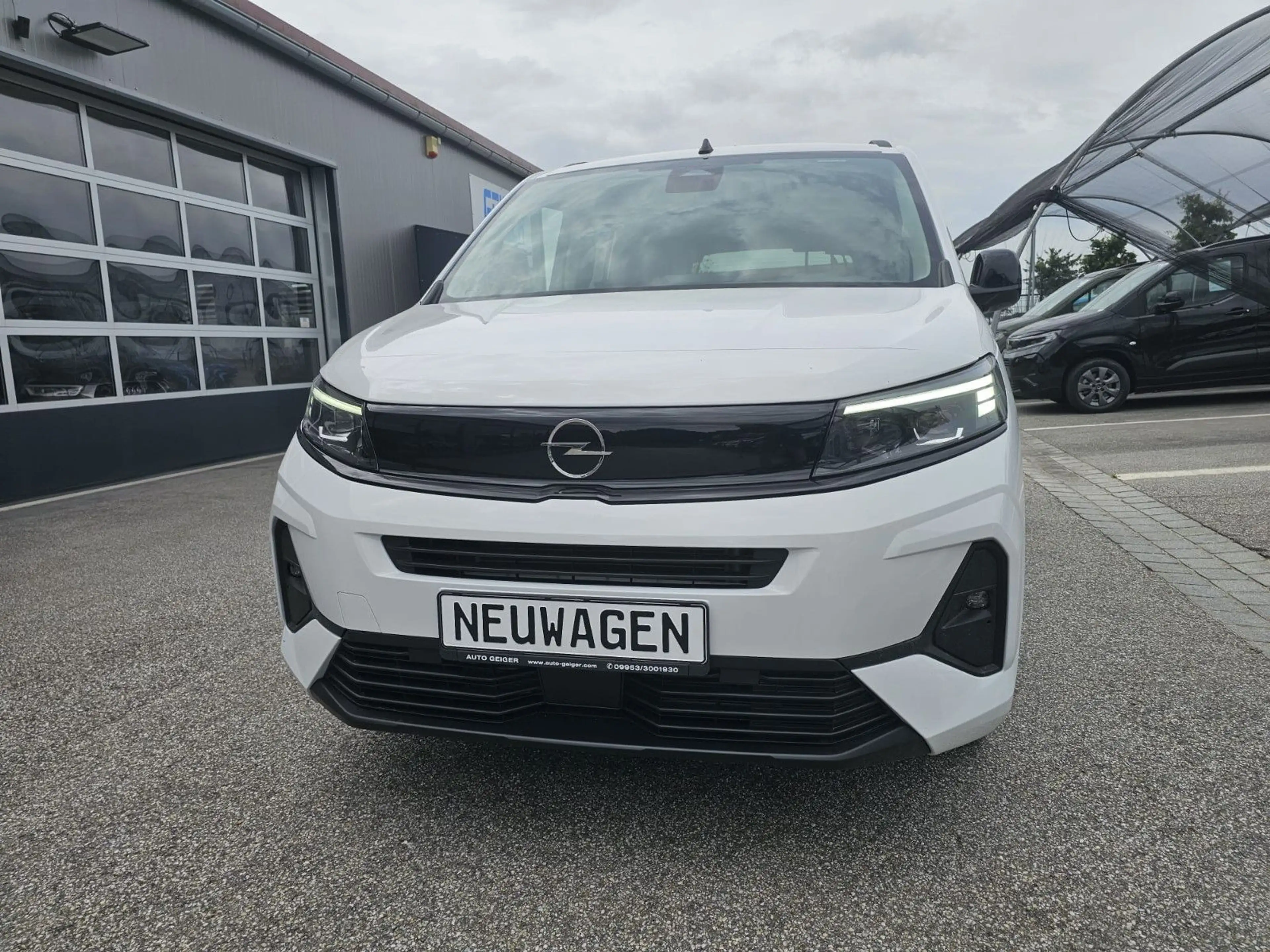 Opel Combo XL 1.5 Diesel Automatik Edition PKW*Style* — photo 4