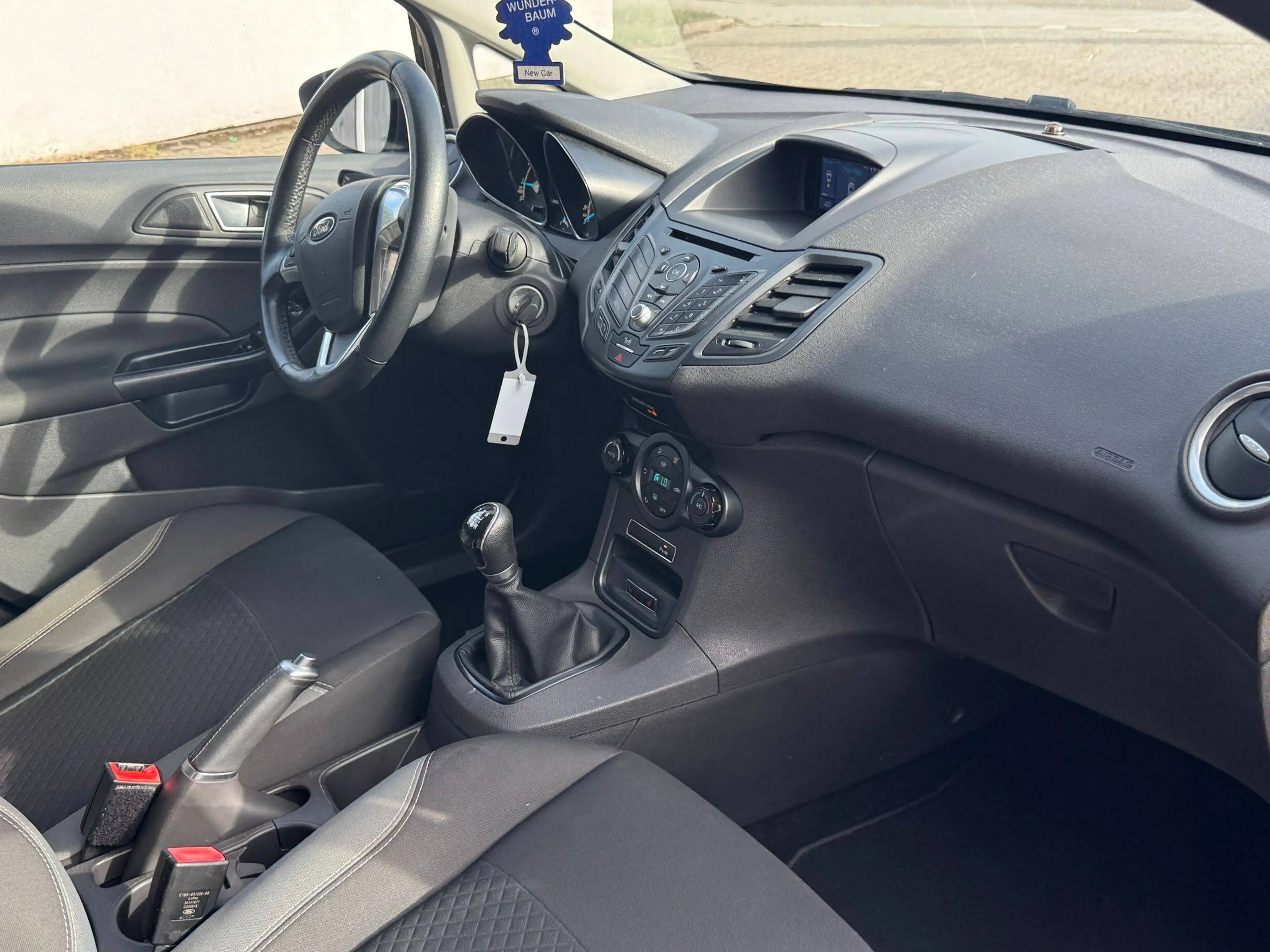 Ford Fiesta Trend — photo 10