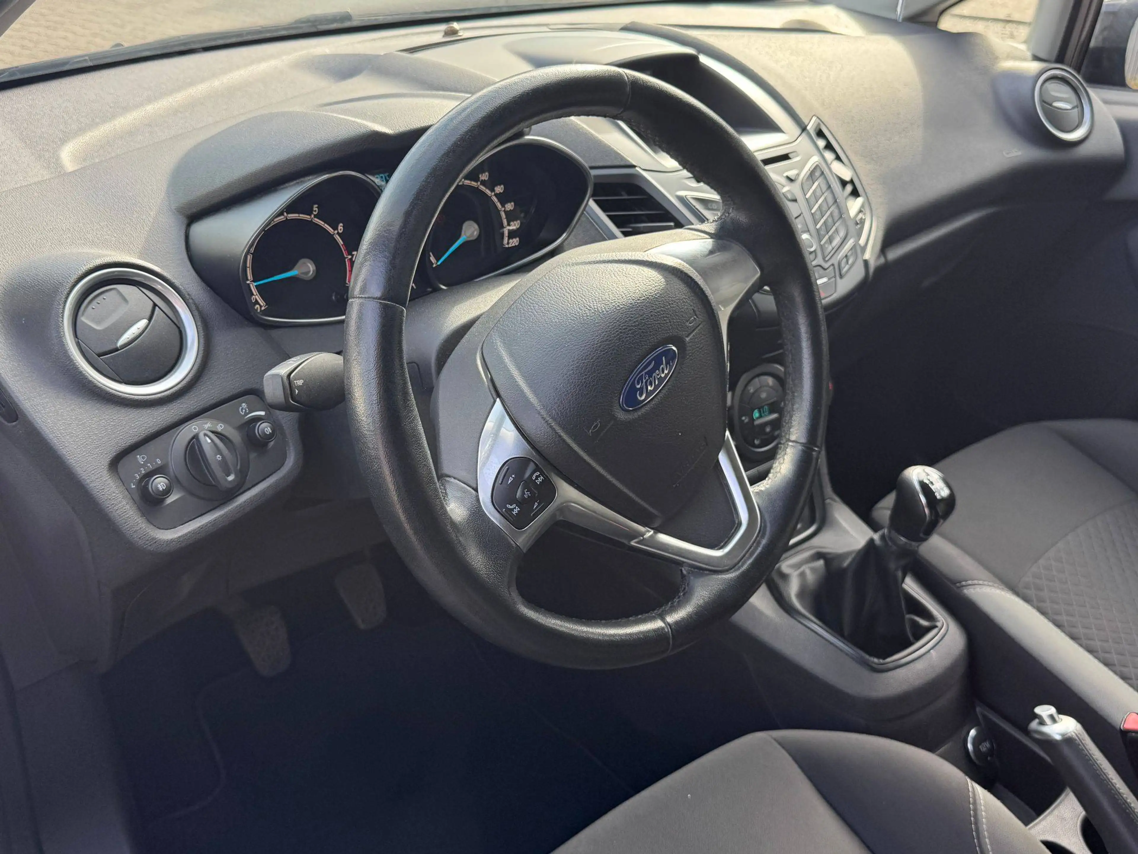 Ford Fiesta Trend — photo 8