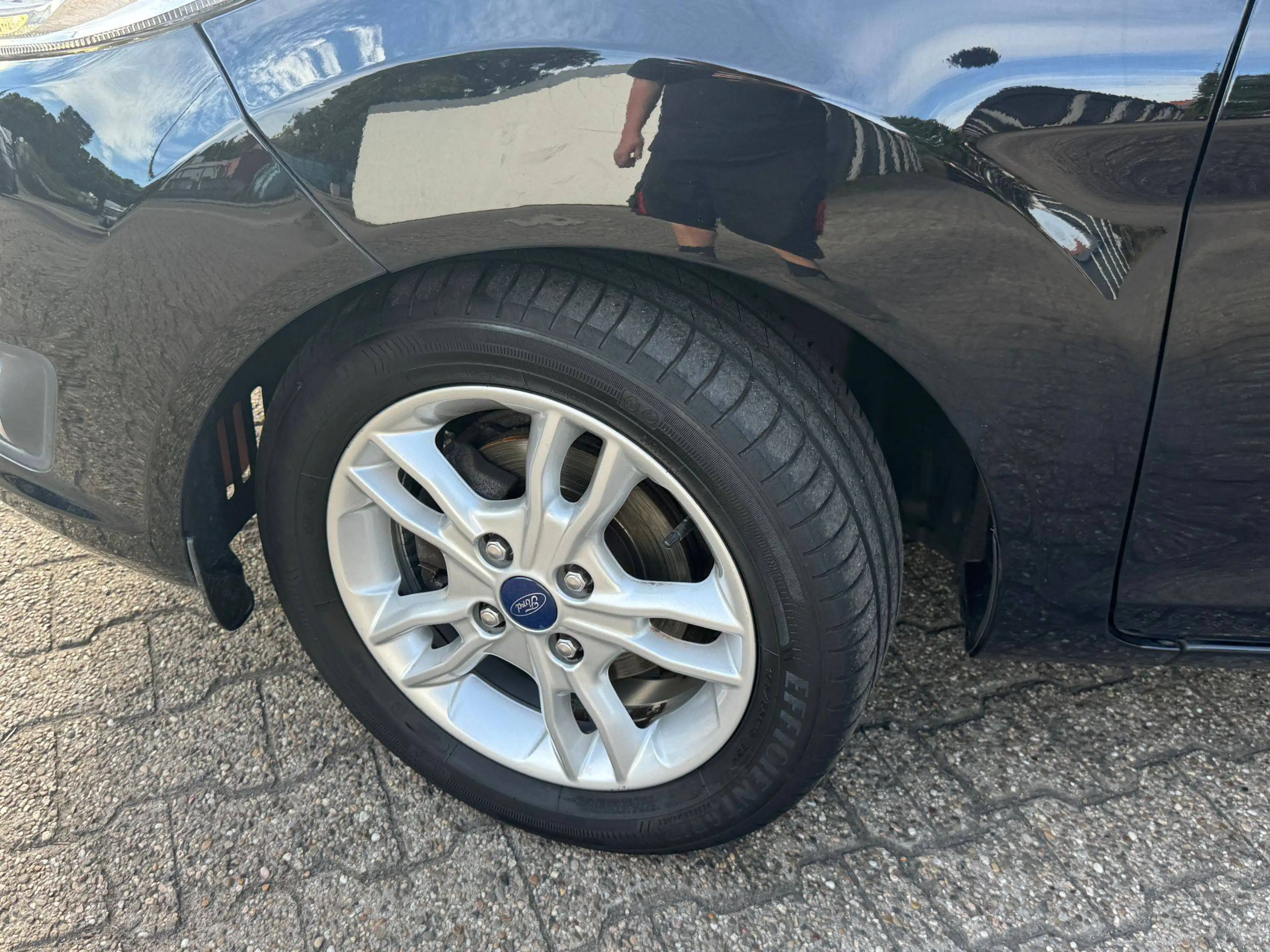 Ford Fiesta Trend — photo 13