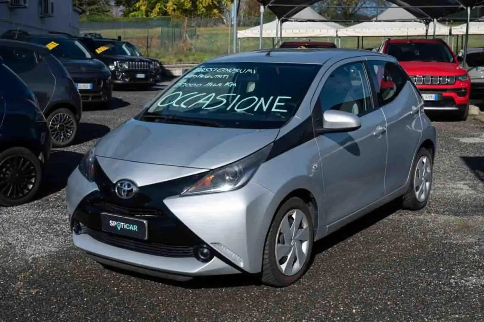 Toyota Aygo 1.0 VVT-i 69 CV 5 porte x-wave Grijs - 1