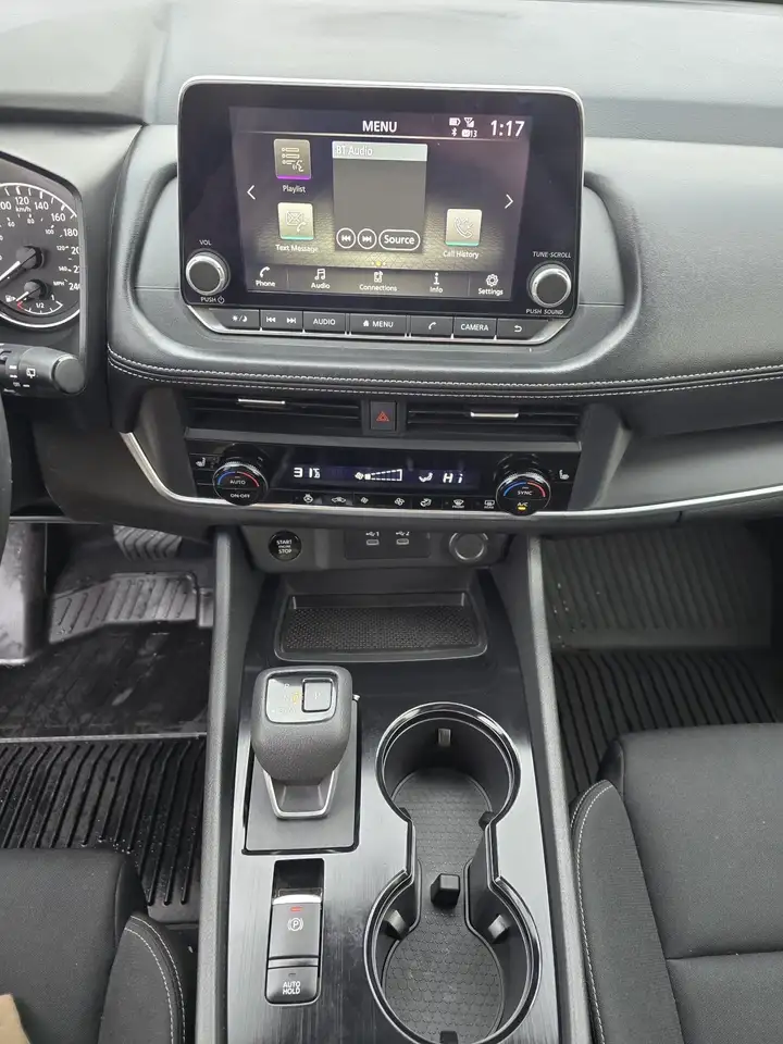 Nissan Rogue снимка Nissan Rogue