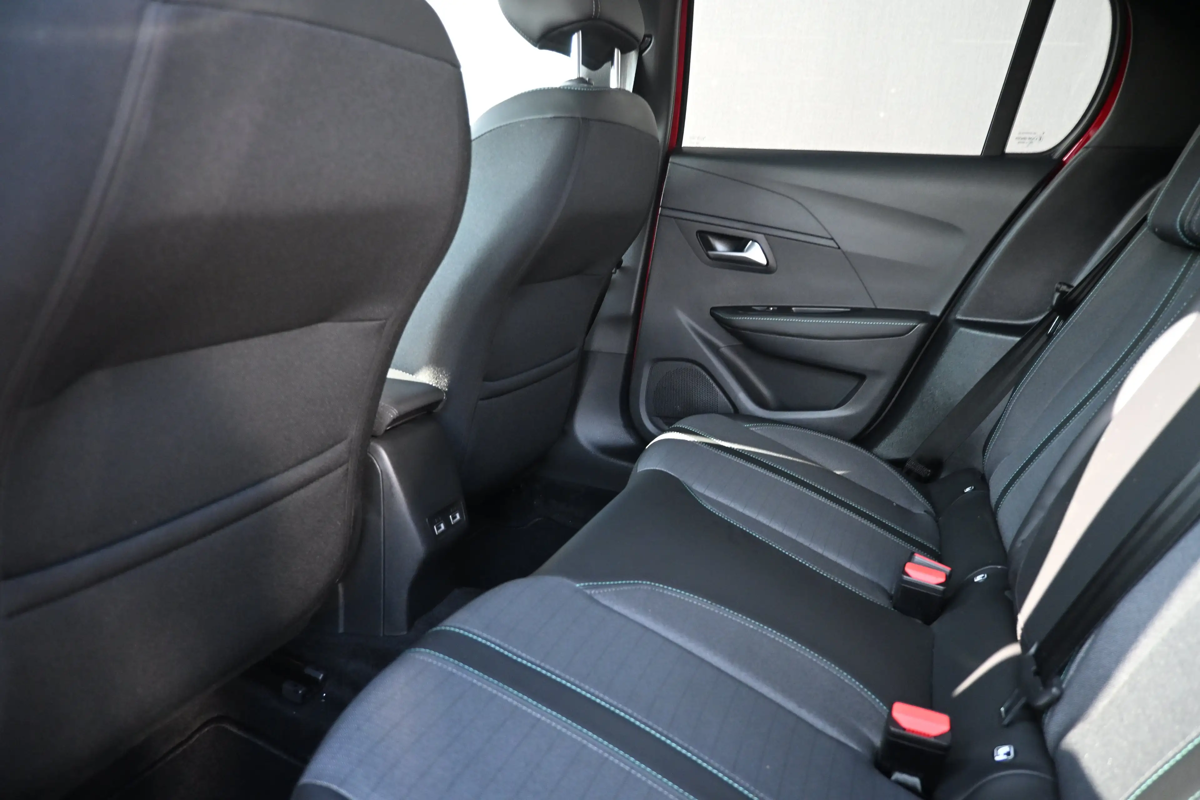 Peugeot e-208 EV Allure 50 kWh | Navigatie By App | Climate Cont — photo 10