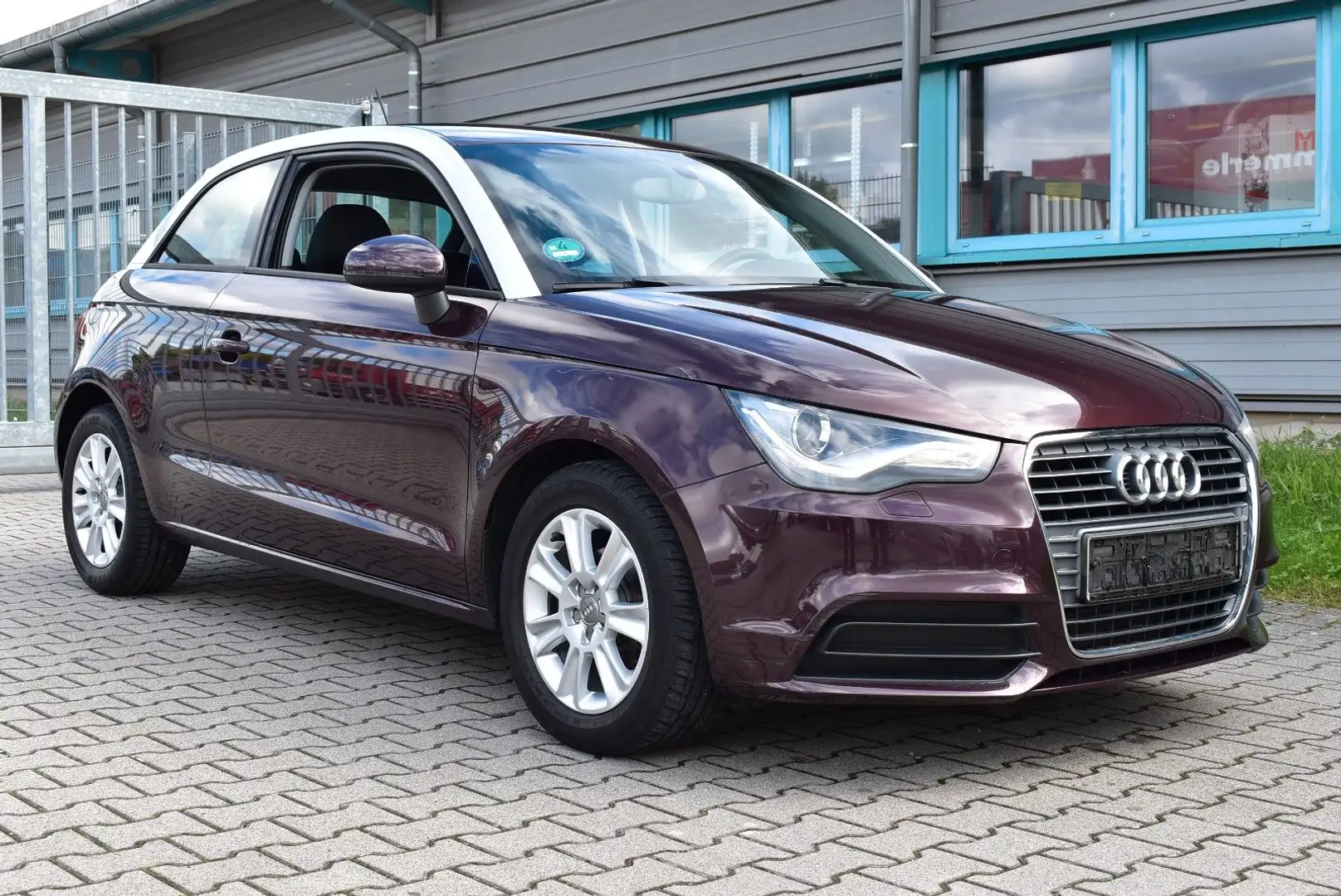 Audi A1 attraction Tüv Neu*Neuwertig erhalten*Tüv Neu Silber - 2