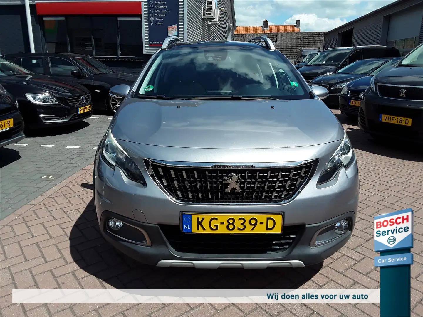 Peugeot 2008 1.2 PureTech 110pk Blue Lease Executive Grigio - 2
