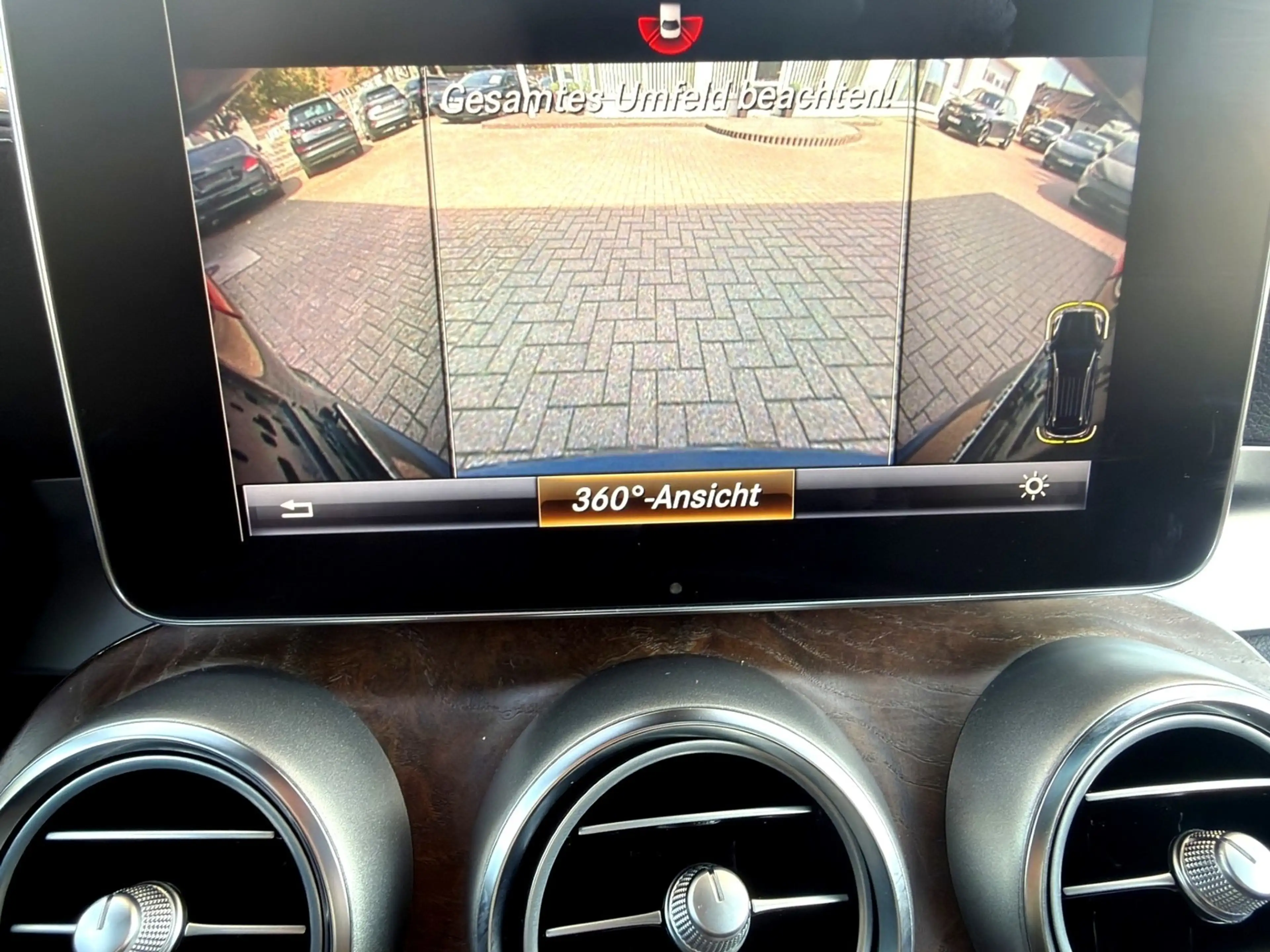 Mercedes-Benz GLC 350 d 4M PANO/BURMEISTER/HEAD UP/360°/AHK — photo 14