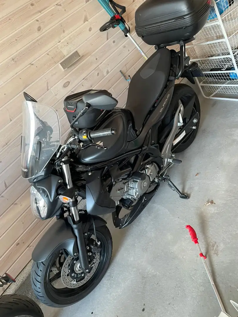 Suzuki GR 650 Suzuki SFV 650 Gladius Fekete - 1