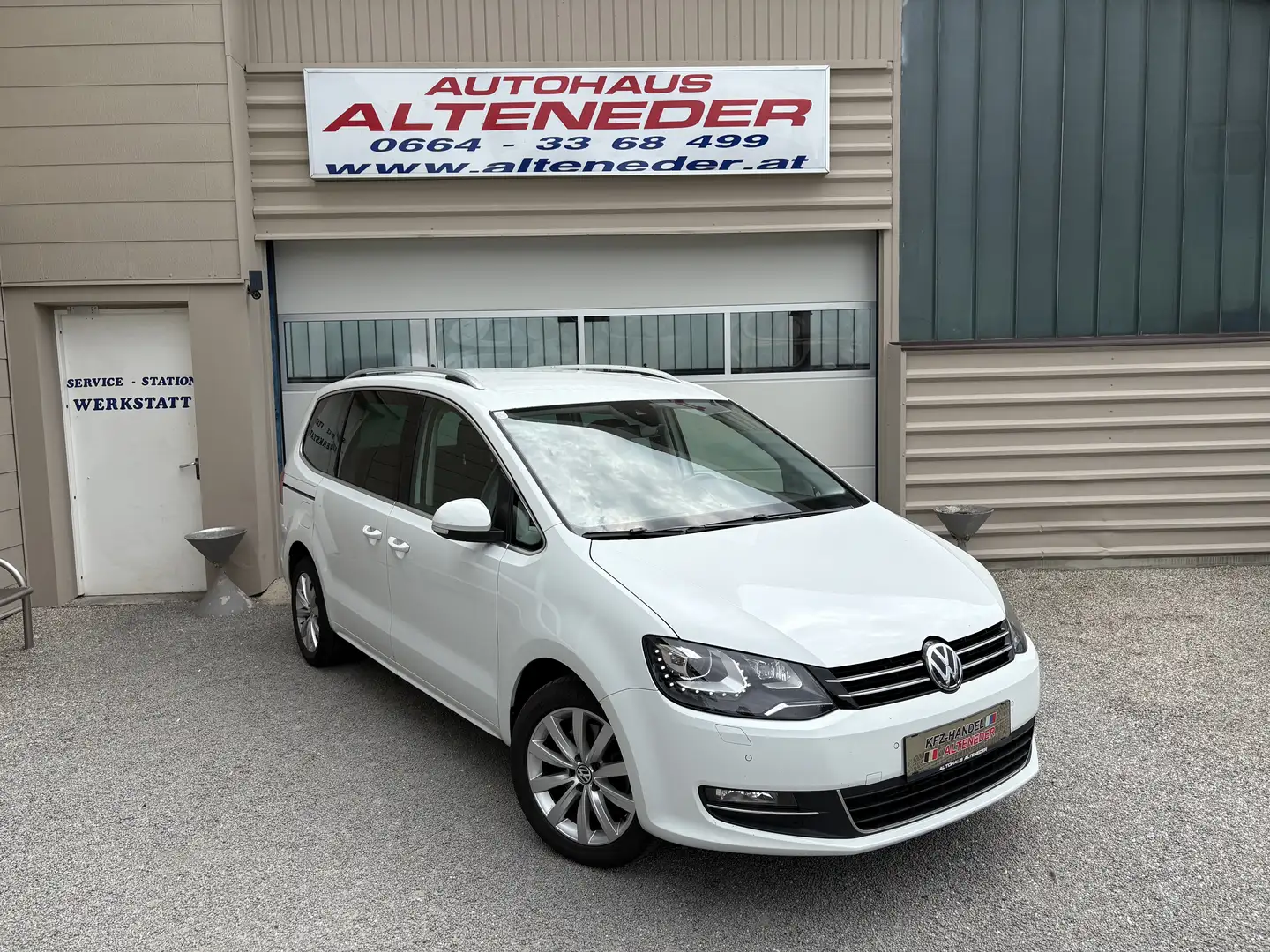Volkswagen Sharan Business+ SCR 2,0 TDI *1.BESITZ*ACC*CARPLAY*RFK* Weiß - 1