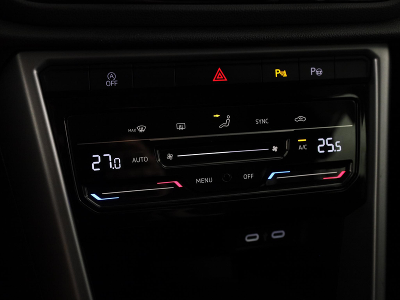 Volkswagen T-Roc 1.0 TSI Life 110 pk | Navigatie via App | LED Kopl — photo 15