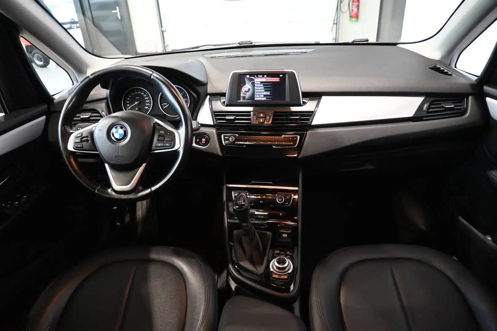 BMW 216 2-serie Active Tourer 216d Executive ECC Cruise co smeđa - 2