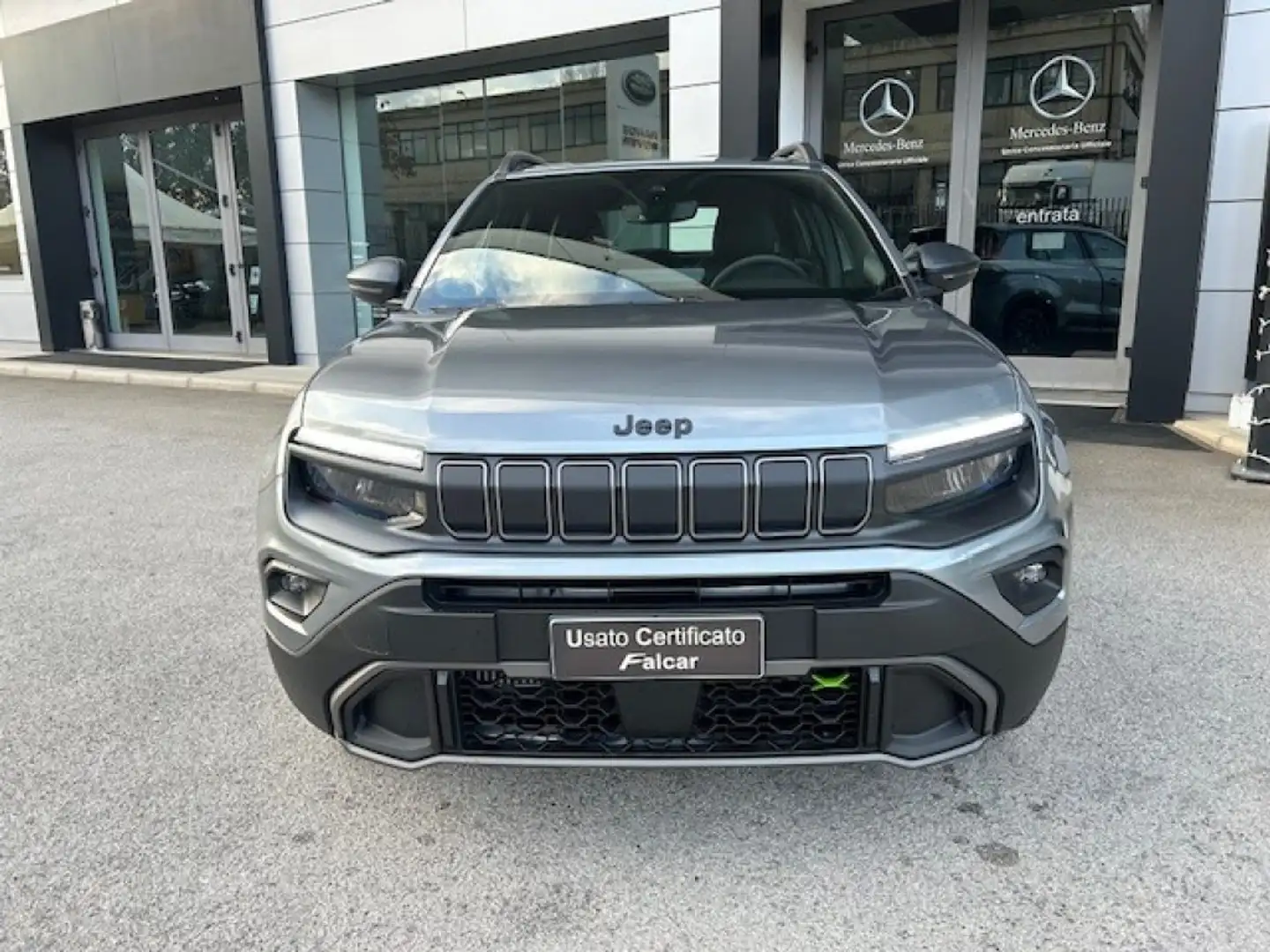 Jeep Avenger 1.2 Turbo 136 CV MHEV 4xe Upland Gris - 2