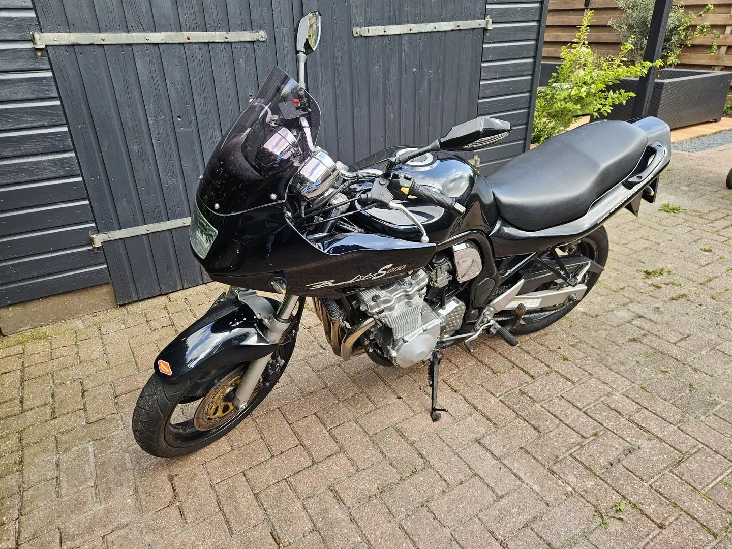 Suzuki Bandit 600 Zwart - 2