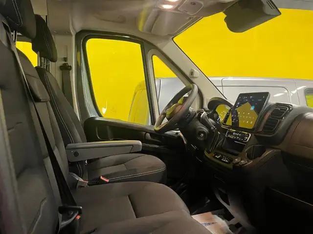 Peugeot Boxer view 12