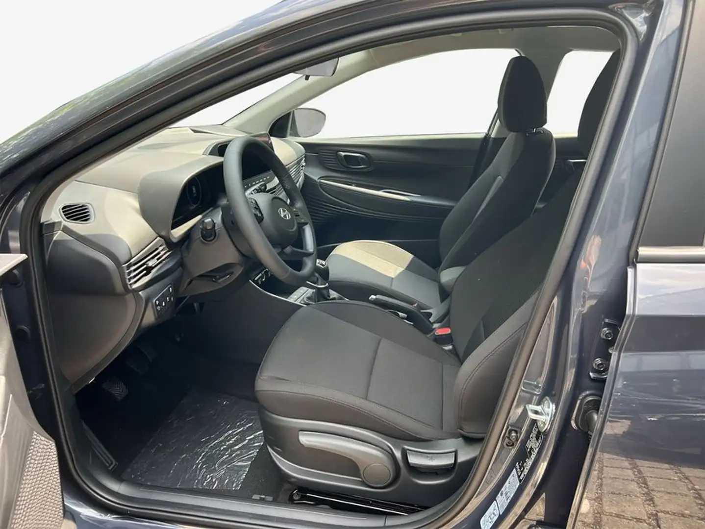 Hyundai i20 1.0 T-GDI Trend 74 kW, 5-türig Grijs - 2