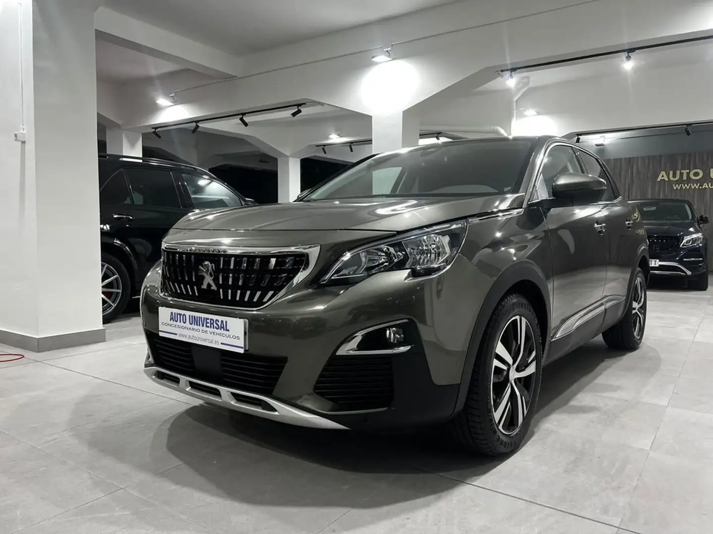 Peugeot 3008 1.2 PURETECH ALLURE EAT6 Gris - 2