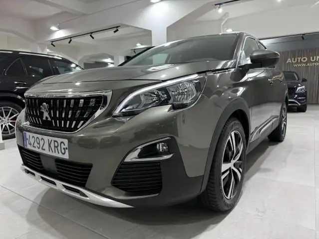 Peugeot 3008 1.2 PURETECH ALLURE EAT6