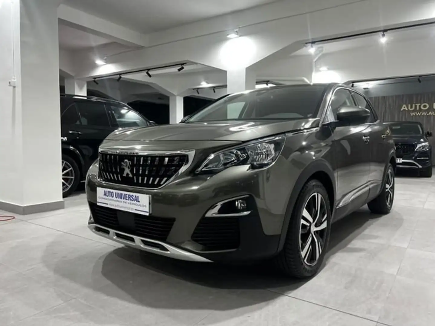 Peugeot 3008 1.2 PURETECH ALLURE EAT6 Grau - 1