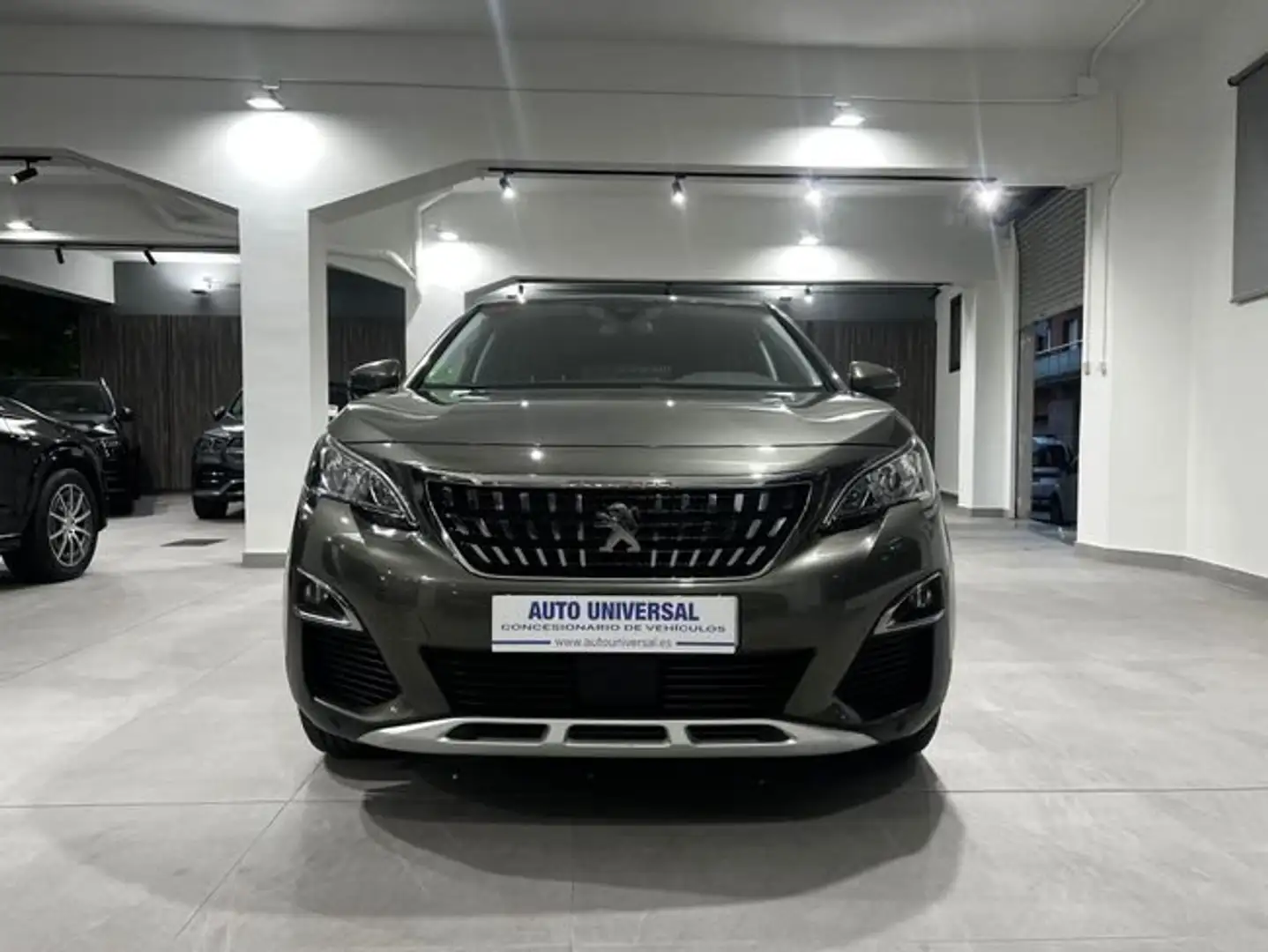 Peugeot 3008 1.2 PURETECH ALLURE EAT6 Grau - 2