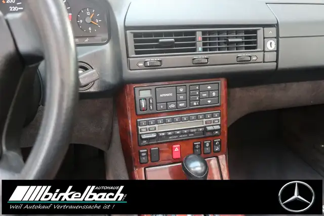Mercedes-Benz SL view 7