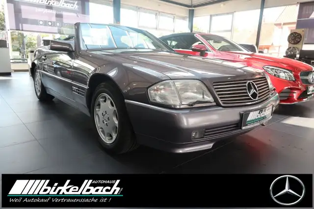 Mercedes-Benz SL view 3