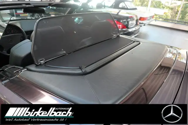 Mercedes-Benz SL view 12