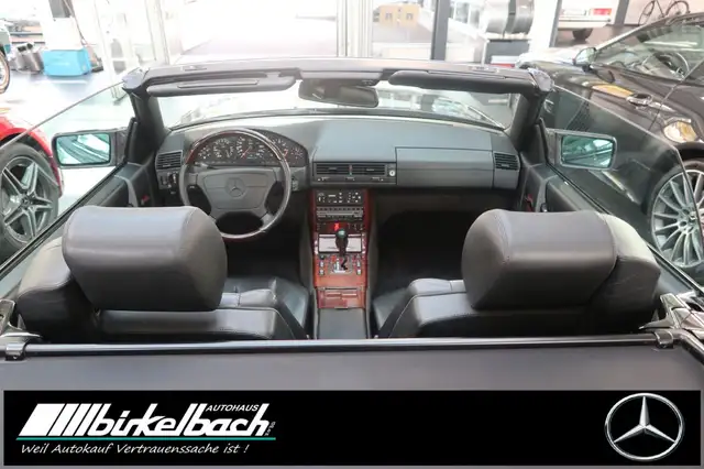 Mercedes-Benz SL view 11