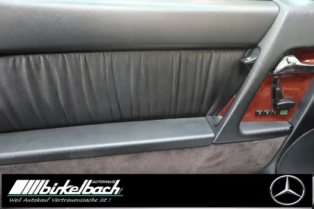Mercedes-Benz SL view 13