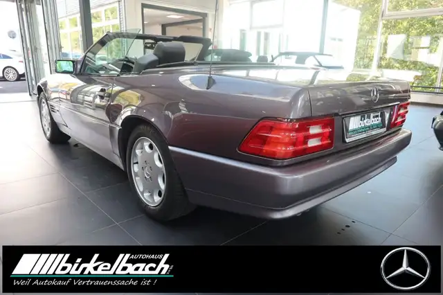 Mercedes-Benz SL view 2