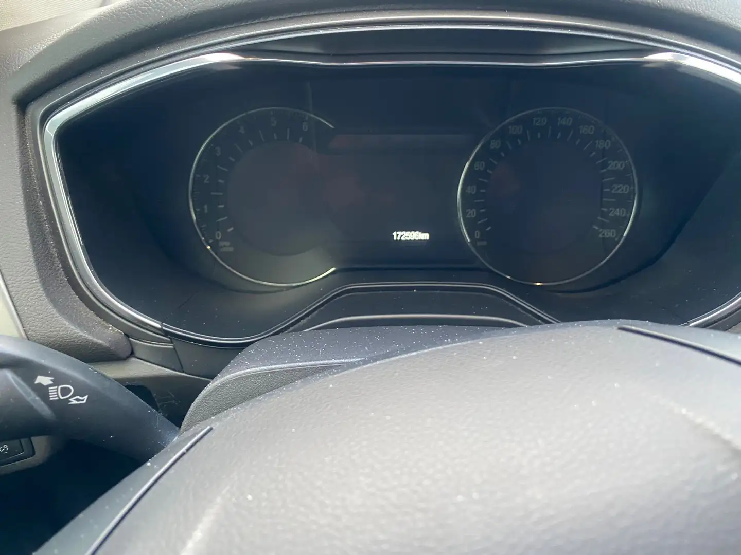 Ford Mondeo Mondeo Turnier 2.0 TDCi Start-Stopp PowerShift-Aut Stříbrná - 1