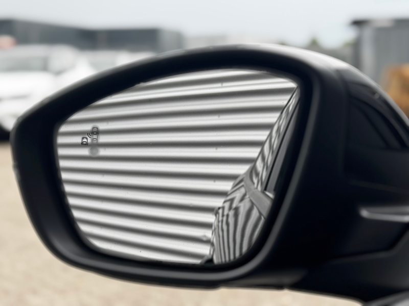 Peugeot e-2008 54KWH 156PK ALLURE AVANTAGE AUTOMAAT / NAVI / LEDE — photo 11