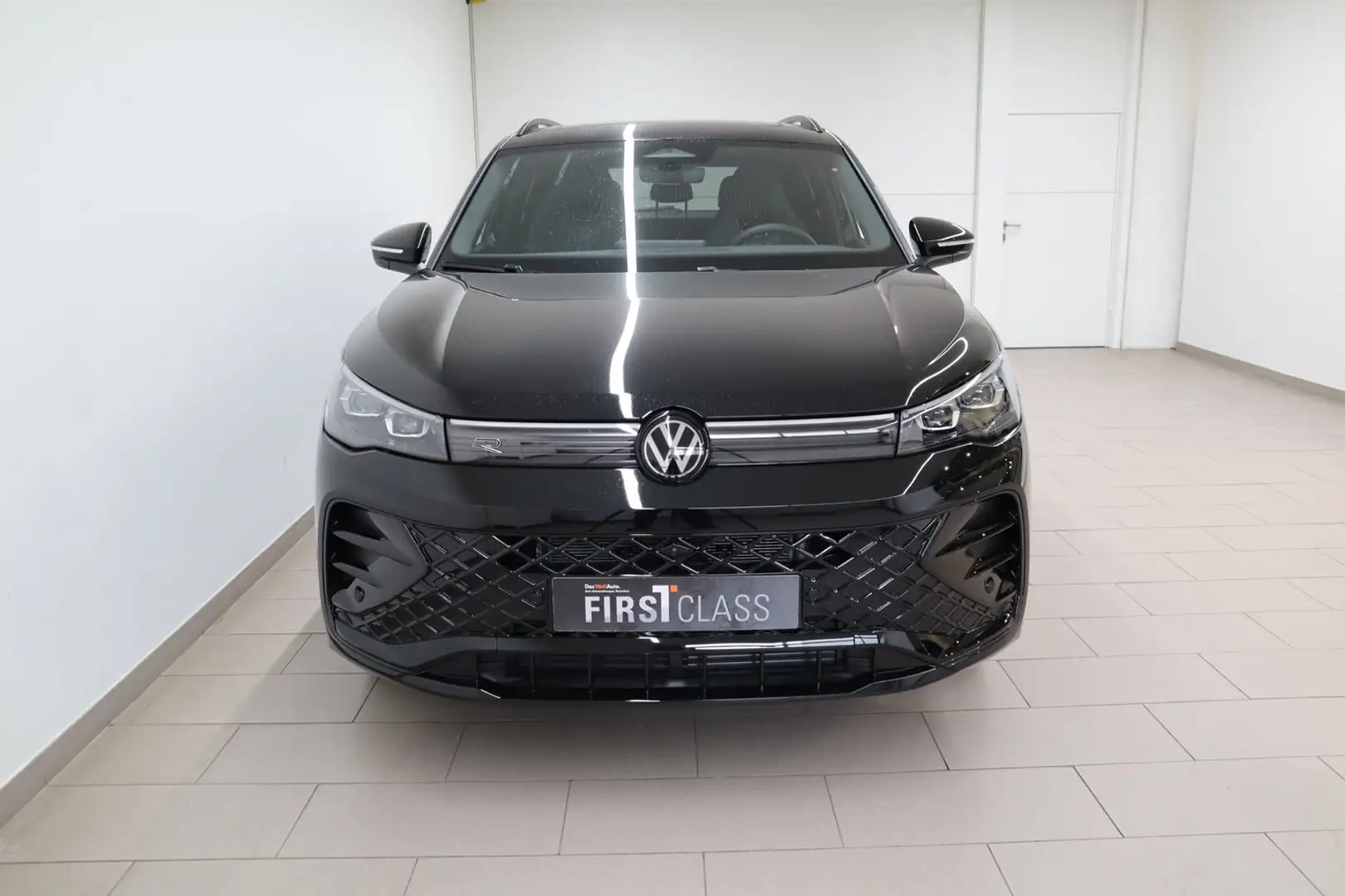 Volkswagen Tiguan Sport eTSI DSG Schwarz - 2