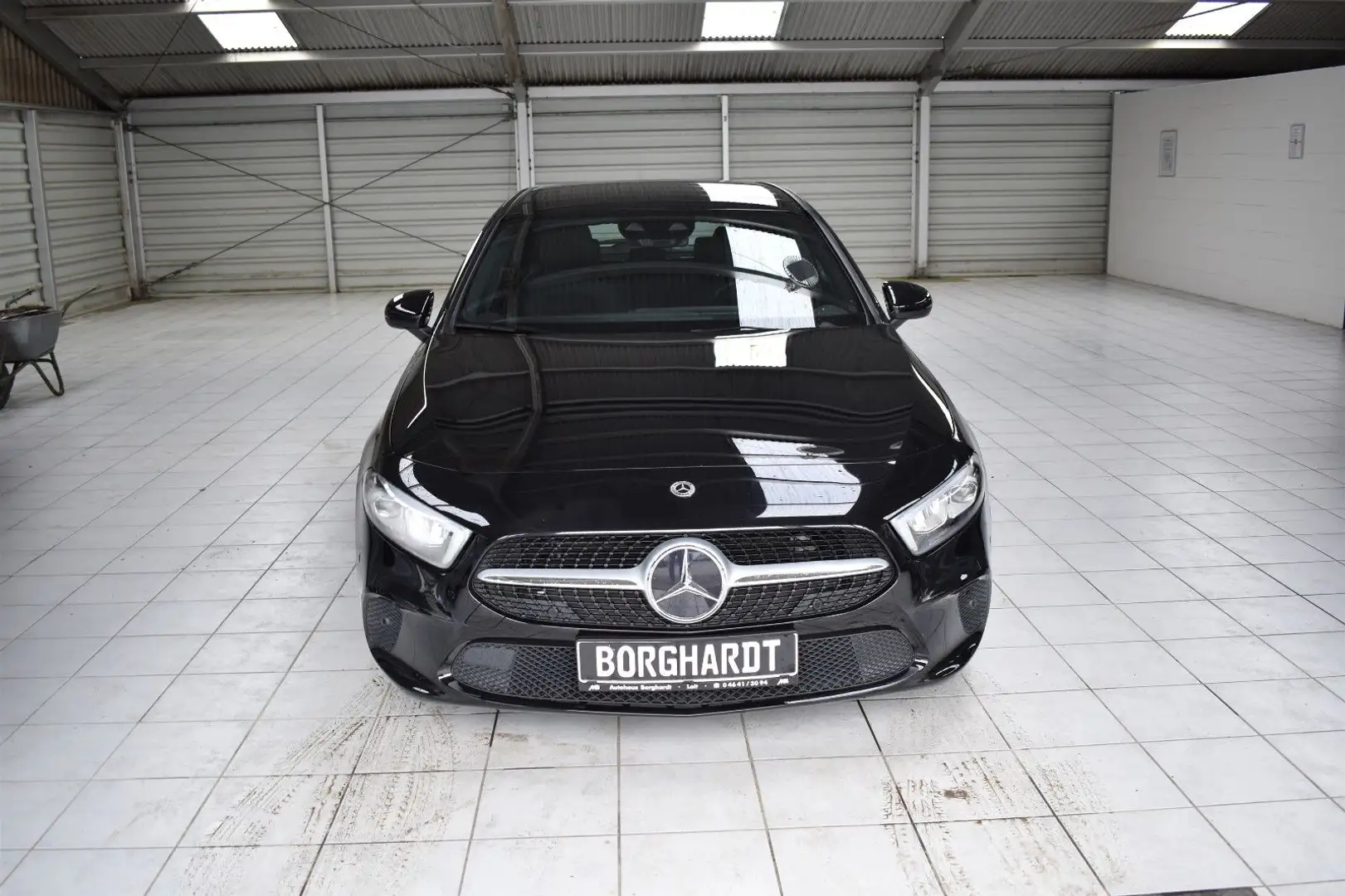 Mercedes-Benz A 180 AUTOMATIK Noir - 1