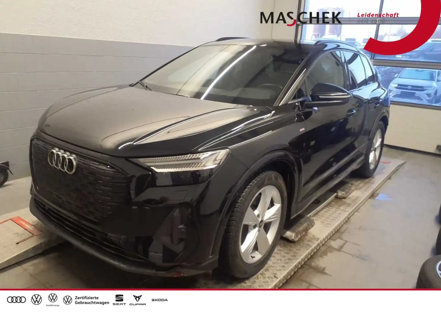 Audi Q4 e-tron S line 50 AHK Matrix Black Rear View ACC VC Schwarz - 1