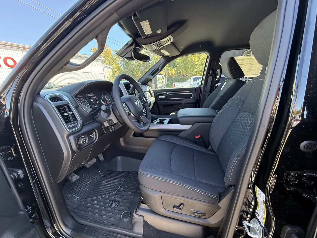 RAM 3500 снимка RAM 3500