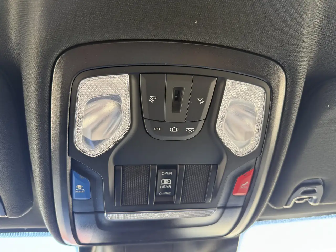RAM 3500 снимка RAM 3500