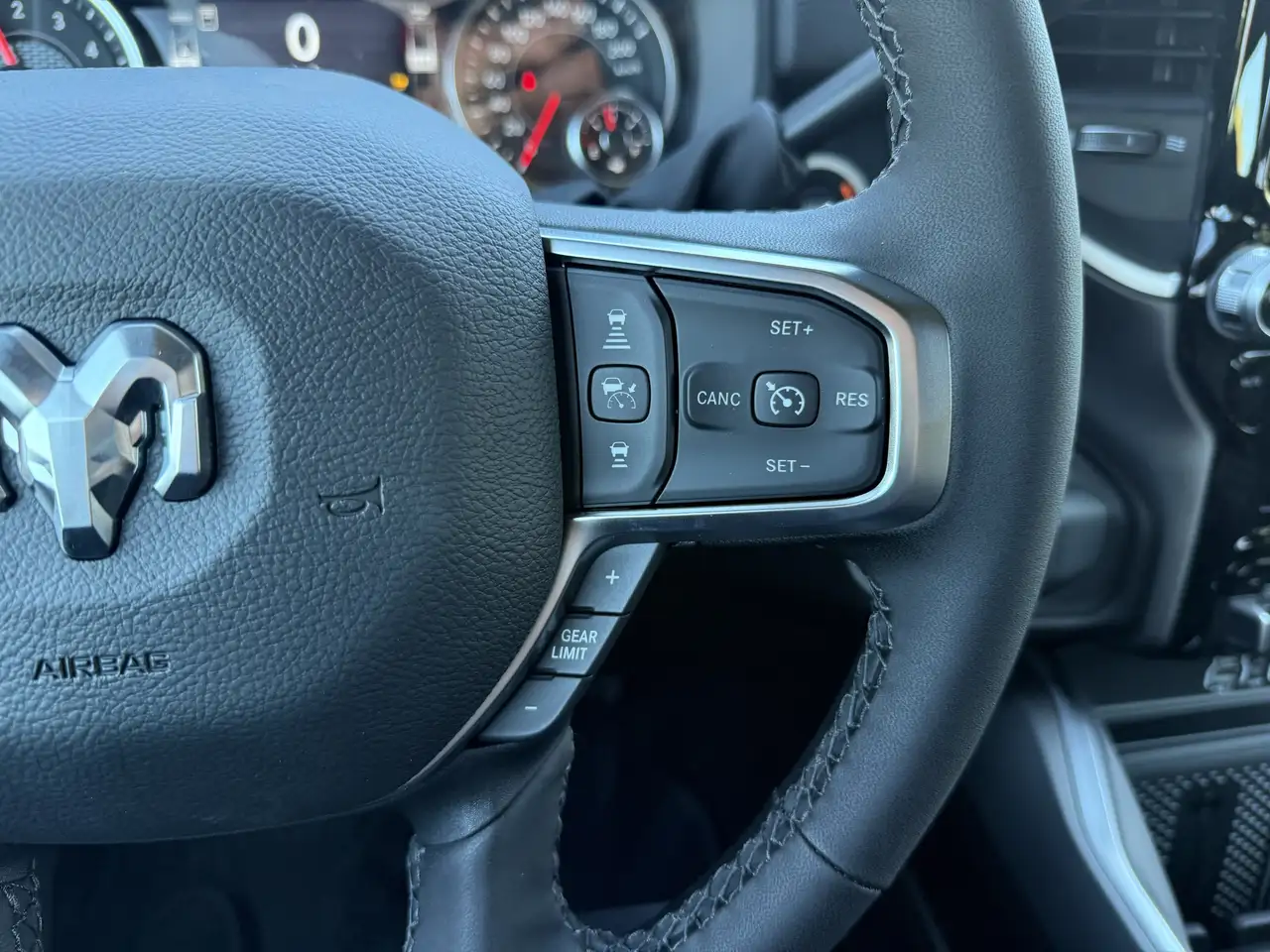 RAM 3500 снимка RAM 3500