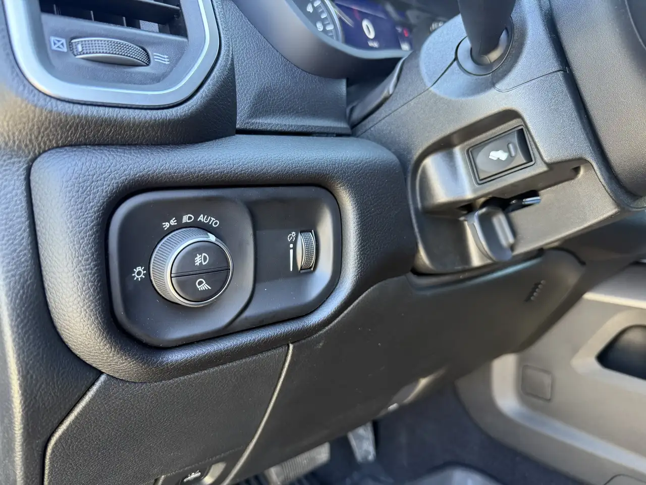 RAM 3500 снимка RAM 3500