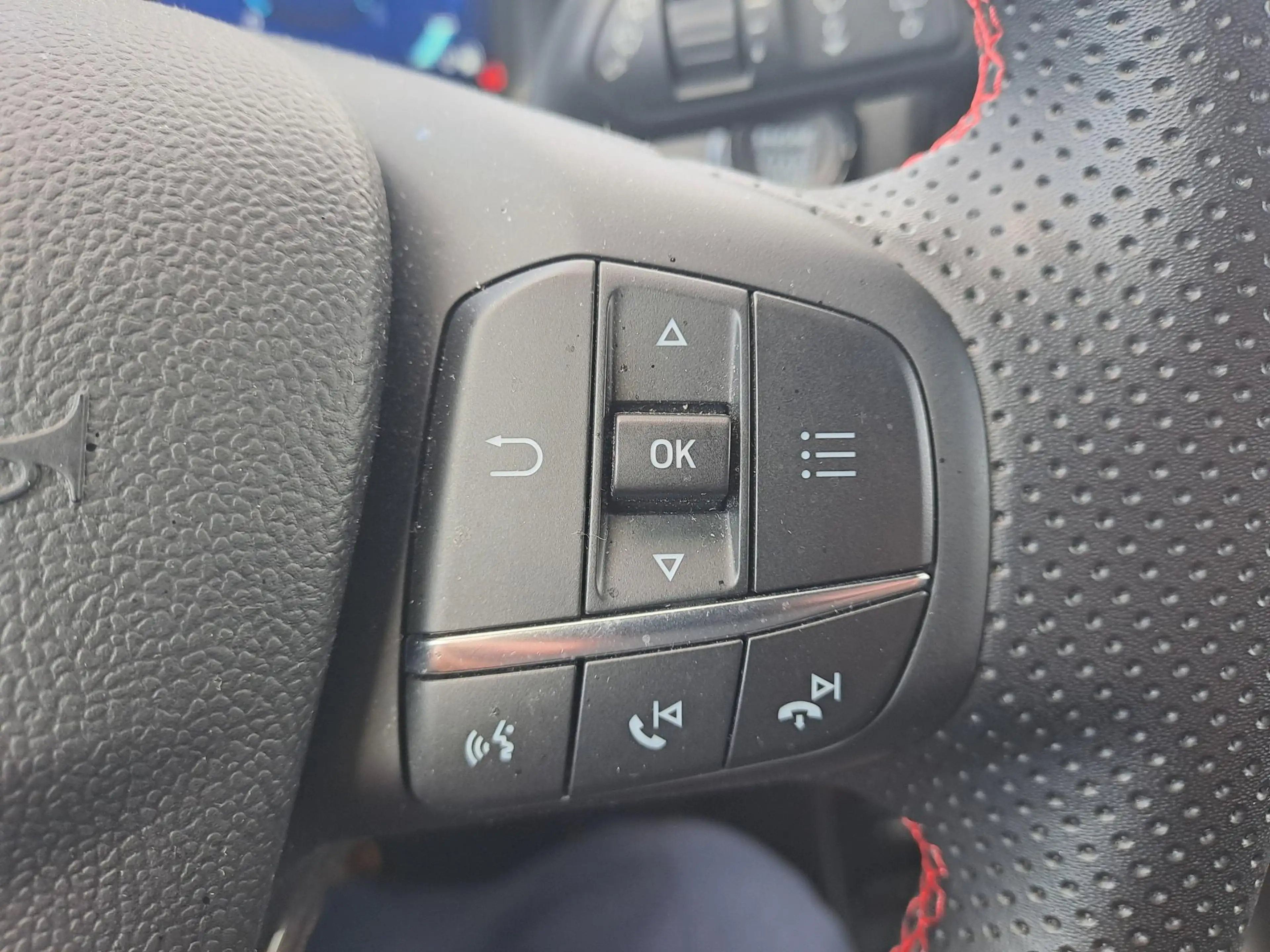 Ford Puma 1.0 EcoBoost Hybrid ST-Line X Winter Pack | Elektr — photo 11
