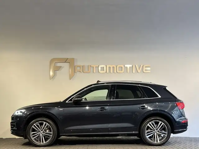 Audi Q5 view 7