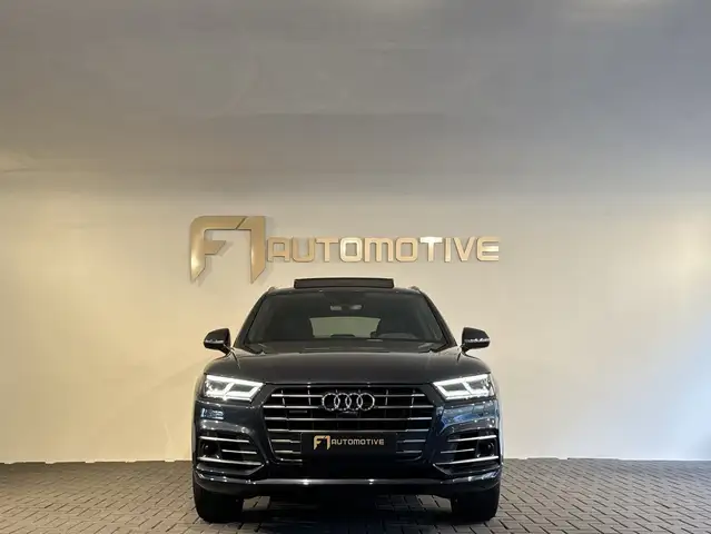 Audi Q5 view 2