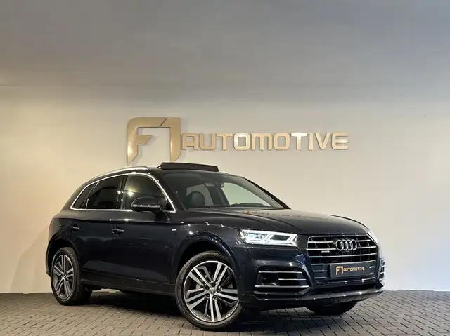 Audi Q5 view 3
