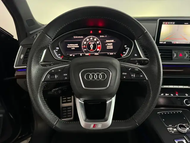 Audi Q5 view 11